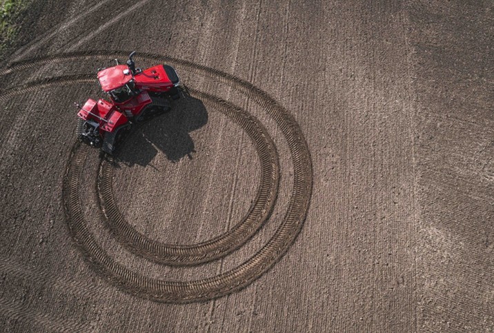 Traktorius Case IH Quadtrac AFS Connect serija 525-715 AG