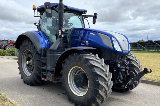 Naudotas New Holland T7.315 AC traktorius